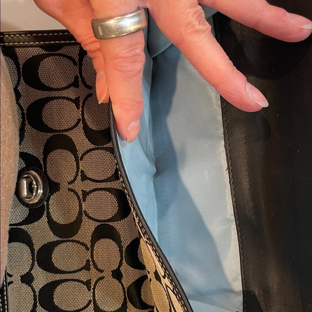 Vintage Coach Black and Brown Signature Clutch - Picture 4 of 4